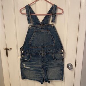 Cute jean short overalls